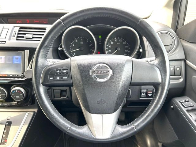 �y�����v�����X�e�A�����O�z�㎿�Ȋv���g�p���邱�ƂŁA��ɂ����������݂ƂĂ��^�]���₷���n���h���ł���