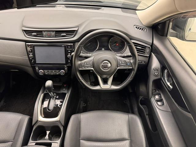 エクストレイル2.0 20Xi