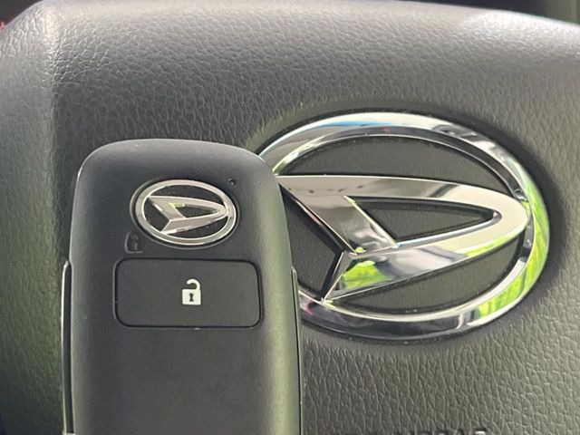 �y�L�[�t���[�V�X�e���z�J�o����|�P�b�g�ɓ��ꂽ�܂܂ł��h�A�̎{���E�������\�ȃX�}�[�g�L�[�𑕔��B�G���W���̃I���E�I�t�����J�M�����o���K�v����������Ƃ��Ă��֗��ł���