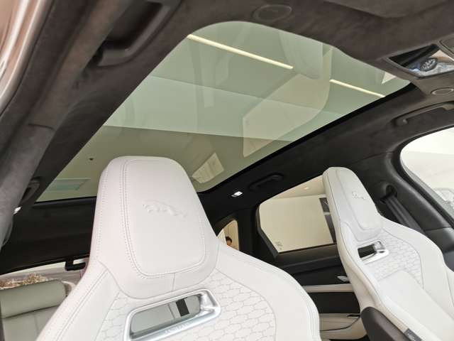 FペイスRダイナミック HSE 2.0L P400e 4WD