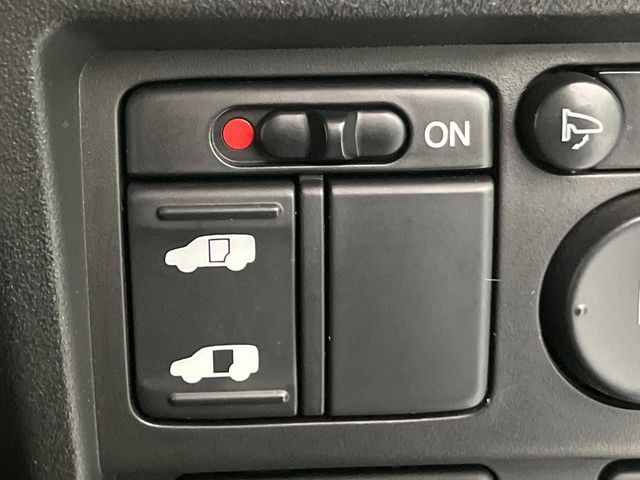 �y�p���[�X���C�h�h�A�z�X�}�[�g�L�[��^�]�Ȃ̃X�C�b�`�ŃX���C�h�h�A�̊J���\���d��������͂����ăh�A���J����K�v�������A���������q�l�ł��A�d���ו��������Ă��鎞�����N�ɊJ���߂ł��܂���