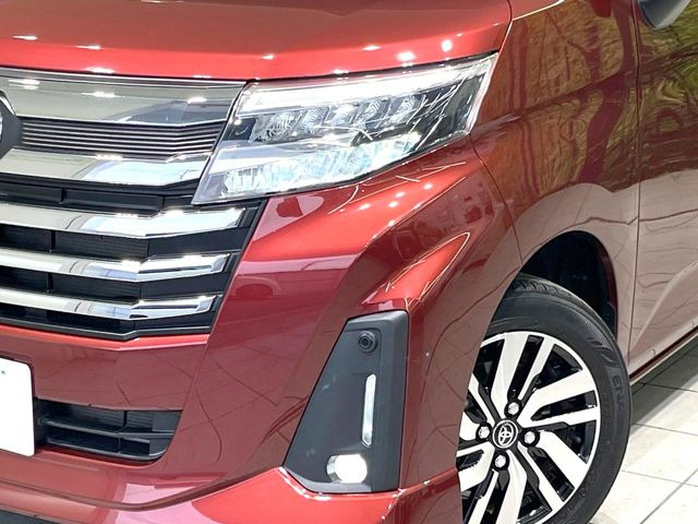 【LEDヘッドライト】悪天候や夜間走行時も良好な視界を確保し安心して運転できる高輝度LEDヘッドライトを装備!点灯速度が早く、消費電力も抑えられています。