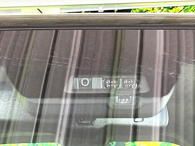 �y�O�He-Assist�z���s���ɑO���̎ԗ�����F�����A�Փ˂������Ȏ��͌x��ƃu���[�L�ŏՓˉ���Ɣ�Q�y�����A�V�X�g�B�����S�Ƀh���C�u�����y���݂��������܂��B