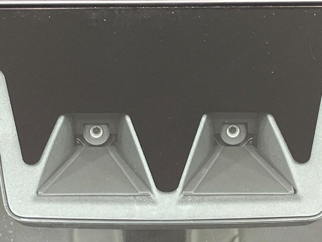 【スマートアシスト】走行中に前方の車両等を認識し、衝突しそうな時は警報とブレーキで衝突回避と被害軽減をアシスト。より安全にドライブをお楽しみいただけます。