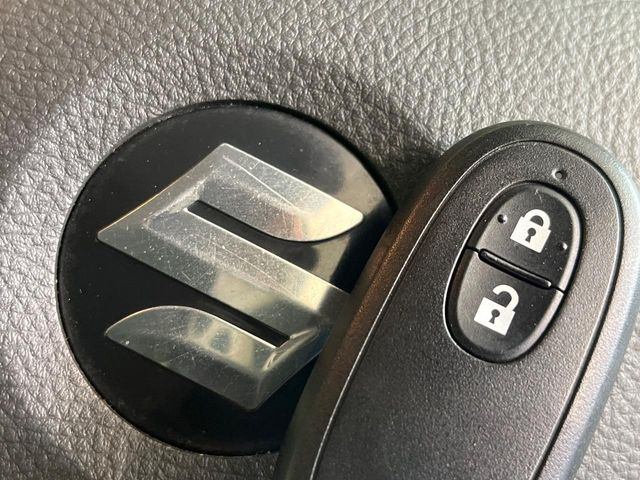 �y�L�[���X�X�^�[�g�V�X�e���z�J�o����|�P�b�g�ɓ��ꂽ�܂܂ł��h�A�̎{���E�������\�ȃX�}�[�g�L�[�𑕔��B�G���W���̃I���E�I�t�����J�M�����o���K�v����������Ƃ��Ă��֗��ł���