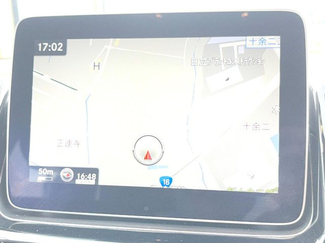 ●ベンツ純正ナビ:一体感のあるナビは、高級感ある車内を演出してくれます。Bluetooth再生などオーディオ機能も充実しておりますので、運転もより楽しめます♪