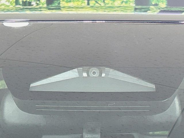 �y�g���^�Z�[�t�e�B�Z���X�z���s���ɑO���̎ԗ�����F�����A�Փ˂������Ȏ��͌x��ƃu���[�L�ŏՓˉ���Ɣ�Q�y�����A�V�X�g�B�����S�Ƀh���C�u�����y���݂��������܂��B