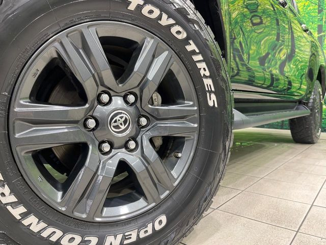 �y����17�C���`�A���~�z�C�[���z�O�ςɃ}�b�`���������A���~�z�C�[���𑕒����Ă���܂��B�e��ЊO�A���~�z�C�[����A�X�^�b�h���X�^�C�����戵�����Ă���܂��B���񂲑��k����������