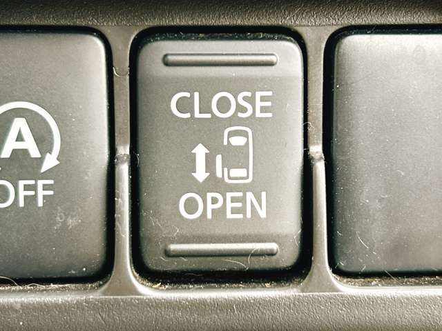 �y�d���X���C�h�h�A�z�h�A�̊J�������^�b�`�ōs�����Ƃ��ł��܂����֗��ȋ@�\�̈�ł��ˁ�