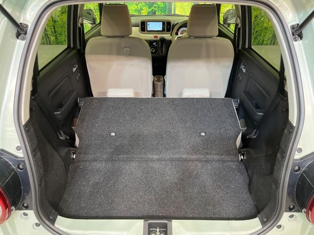 ���i�̂���������ʋ΁A���}���ɏ\���ȉ׎��X�y�[�X���m�ۂ��Ă���܂��B�Z�J���h�V�[�g��|���ƁA�傫�ȉו��̐ύڂ��\�ł���