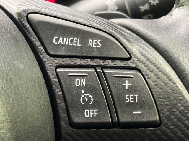 �y�N���[�Y�R���g���[���z�������H�����N���N���s�B�A�N�Z���𗣂��Ă���葬�x�ő��s���ł��A�������^�]���̕��S���y��!�����E�������ȒP�ȃX�C�b�`����Œ����ł��܂��B