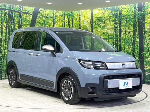 高透明度のガラス皮膜で撥水はもちろん、上質なツヤ・光沢を実現。紫外線や酸性雨から大切な愛車を保護し、色あせ・劣化を防止。「弾スプラッシュコート」、「弾プリミッサコート」からお選びいただけます。