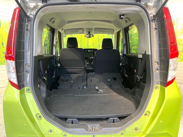 ���i�̂���������ʋ΁A���}���ɏ\���ȉ׎��X�y�[�X���m�ۂ��Ă���܂��B�Z�J���h�V�[�g��|���ƁA�傫�ȉו��̐ύڂ��\�ł���