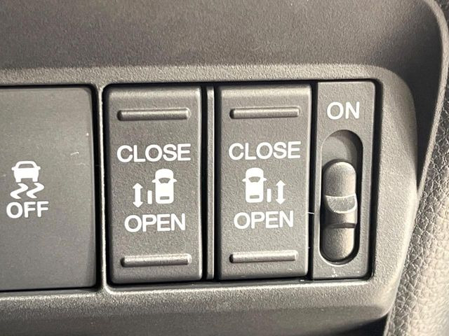 フリード1.5 e:HEV クロスター