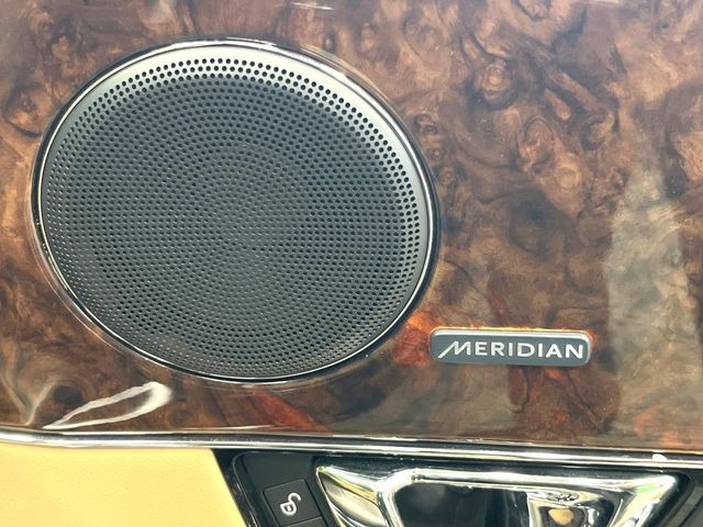 ��MERIDIAN�T�E���h�V�X�e��:���f�����ɍœK�Ȓ������{���ꂽ�A�n�C�G���h�T�E���h�V�X�e���ł��B�ʏ�̃X�s�[�J�[�Ɣ�r���Ă����̍L���肪�������܂��B���񂲗��X�̏ゲ�̊����������B