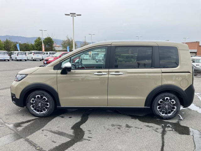 フリード1.5 ハイブリッド クロスター