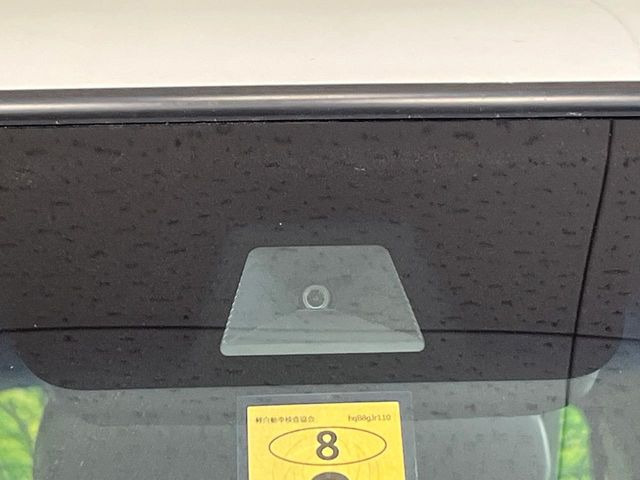 �y�z���_�Z���V���O�z���s���ɑO���̎ԗ�����F�����A�Փ˂������Ȏ��͌x��ƃu���[�L�ŏՓˉ���Ɣ�Q�y�����A�V�X�g�B�����S�Ƀh���C�u�����y���݂��������܂��B