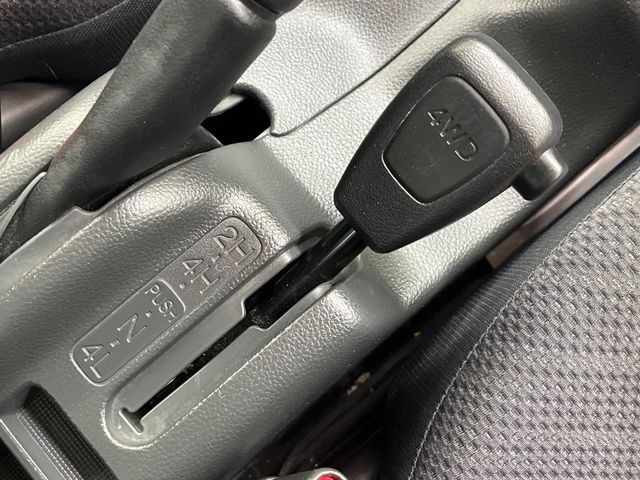 4WDのお車ですので、雪道でも安心です♪降雪地地域にお住まいの方以外にも、ウィンタースポーツが趣味の方や降雪地域へ帰省される機会がある方にもおすすめ!