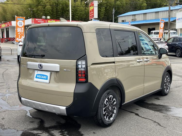 フリード1.5 ハイブリッド クロスター