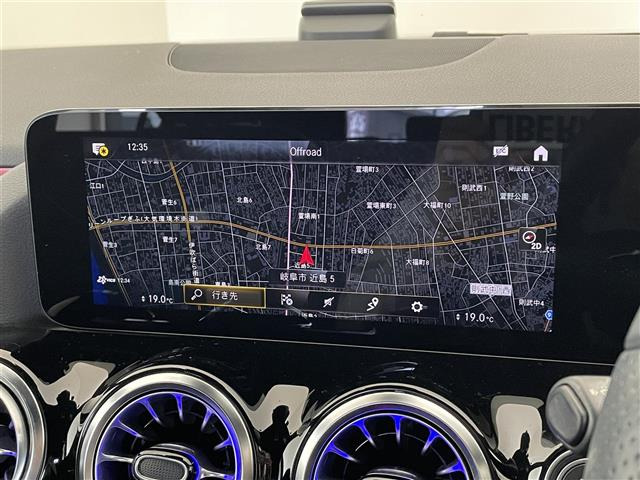 GLAクラスGLA200d 4マチック AMGライン 4WD