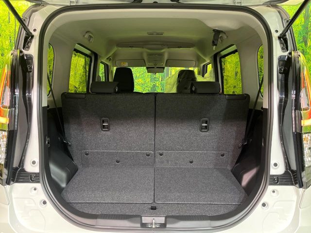 ���i�̂���������ʋ΁A���}���ɏ\���ȉ׎��X�y�[�X���m�ۂ��Ă���܂��B�Z�J���h�V�[�g��|���ƁA�傫�ȉו��̐ύڂ��\�ł���