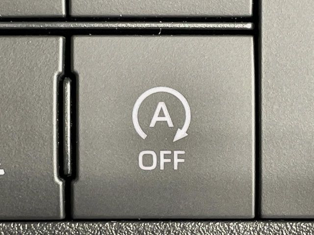 �y�A�C�h�����O�X�g�b�v�z�ԐM����a�؂Œ�Ԃ����ۂɃG���W�����~���A���ʂȔR���̏����}���܂��B�R��������ی�ɂȂ���@�\��G���W���̓u���[�L�𗣂��΍Ďn�����܂��B