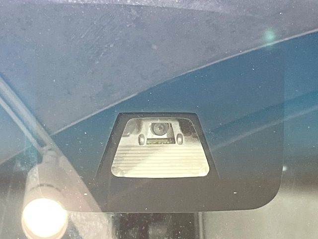 �y�X�}�[�g�A�V�X�g�z���s���ɑO���̎ԗ�����F�����A�Փ˂������Ȏ��͌x��ƃu���[�L�ŏՓˉ���Ɣ�Q�y�����A�V�X�g�B�����S�Ƀh���C�u�����y���݂��������܂��B