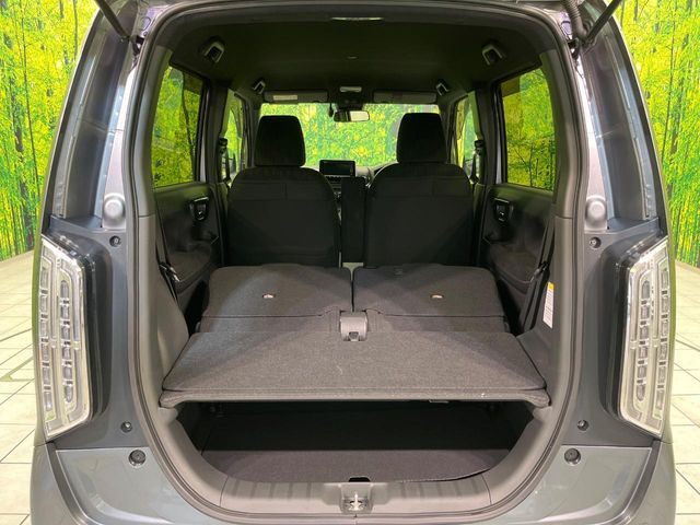 ���i�̂���������ʋ΁A���}���ɏ\���ȉ׎��X�y�[�X���m�ۂ��Ă���܂��B�Z�J���h�V�[�g��|���ƁA�傫�ȉו��̐ύڂ��\�ł���