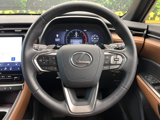 �y�����v�����X�e�A�����O�z�㎿�Ȋv���g�p���邱�ƂŁA��ɂ����������݂ƂĂ��^�]���₷���n���h���ł���