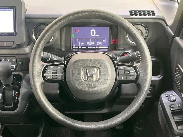 ステアリングも使用感が少なく、きれいな状態となっております♪