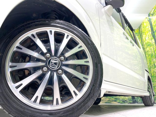 �y����15�C���`�A���~�z�C�[���z�O�ςɃ}�b�`���������A���~�z�C�[���𑕒����Ă���܂��B�e��ЊO�A���~�z�C�[����A�X�^�b�h���X�^�C�����戵�����Ă���܂��B���񂲑��k����������