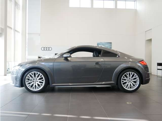 TTクーペ2.0 TFSI Sラインパッケージ