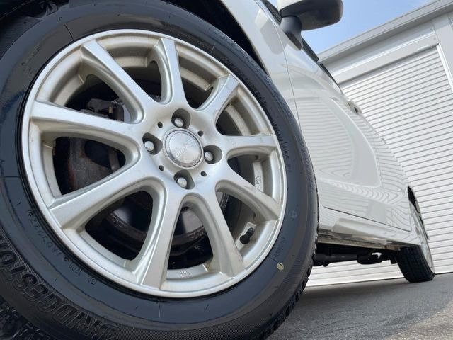 �y15�C���`�A���~�z�C�[���z�O�ςɃ}�b�`�����A���~�z�C�[���𑕒����Ă���܂��B�e��A���~�z�C�[����A�X�^�b�h���X�^�C�����戵�����Ă���܂��B���񂲑��k����������