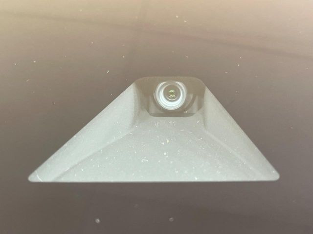 �y�G�}�[�W�F���V�[�u���[�L�z���s���ɑO���̎ԗ�����F�����A�Փ˂������Ȏ��͌x��ƃu���[�L�ŏՓˉ���Ɣ�Q�y�����A�V�X�g�B�����S�Ƀh���C�u�����y���݂��������܂��B