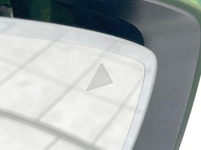 �y�u���C���h�X�|�b�g���j�^�����O�z���s���A�h�A�~���[�̎��p�ɂȂ�₷���ӏ��Ɍ㑱�Ԃ��ڋ߂���ƃT�C�h�~���[�t�߂Ɍx����\���A�h���C�o�[�ɒ��ӊ��N�����Ă���܂��B