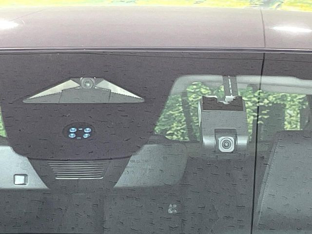 �y�z���_�Z���V���O�z���s���ɑO���̎ԗ�����F�����A�Փ˂������Ȏ��͌x��ƃu���[�L�ŏՓˉ���Ɣ�Q�y�����A�V�X�g�B�����S�Ƀh���C�u�����y���݂��������܂��B