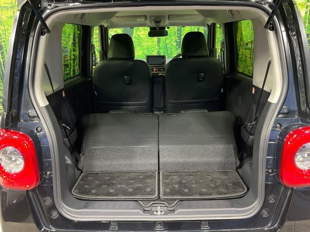 後席を格納すると、これだけの広さが!シーンに合わせたシートアレンジで、大きな荷物も積むことが出来ます♪