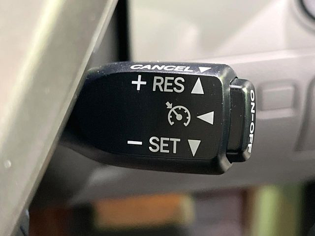 �y�N���[�Y�R���g���[���z�������H�����N���N���s�B�A�N�Z���𗣂��Ă���葬�x�ő��s���ł��A�������^�]���̕��S���y��!�����E�������ȒP�ȃX�C�b�`����Œ����ł��܂��B