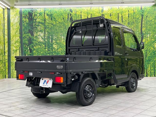 ☆全国のネクステージからお取り寄せが可能※!遠方の店舗に展示してあるクルマが気になる場合も、最寄りの店舗でご覧いただくことが可能です!是非私たちに要望をお聞かせください!※別途費用