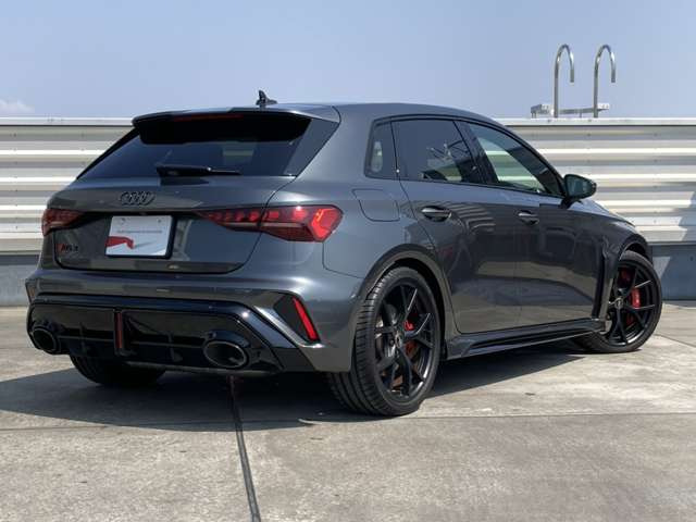 RS3スポーツバック2.5 4WD