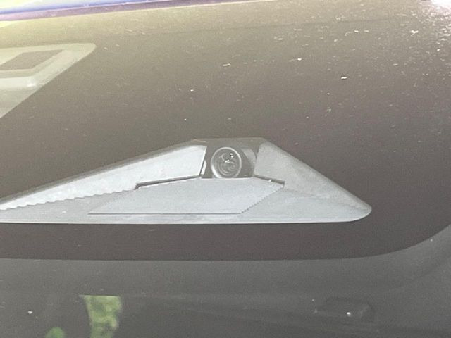 �y�z���_�Z���V���O�z���s���ɑO���̎ԗ�����F�����A�Փ˂������Ȏ��͌x��ƃu���[�L�ŏՓˉ���Ɣ�Q�y�����A�V�X�g�B�����S�Ƀh���C�u�����y���݂��������܂��B