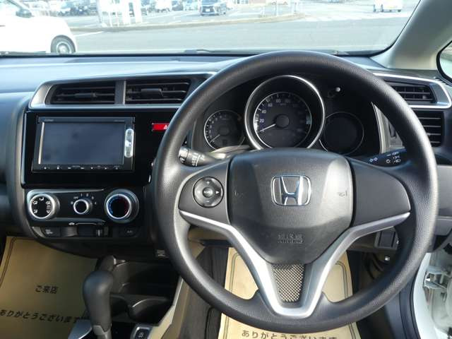 フィット1.3 13G Fパッケージ 4WD