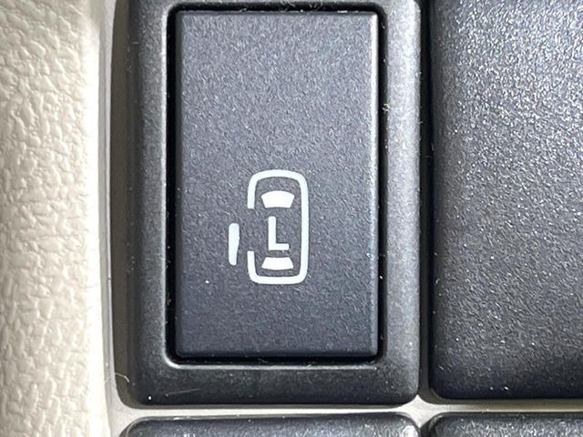 �y�p���[�X���C�h�h�A�z�^�]�Ȃ̃X�C�b�`�ŃX���C�h�h�A�̊J���\���d��������͂����ăh�A���J����K�v�������A���������q�l�ł��A�d���ו��������Ă��鎞�����N�ɊJ���߂ł��܂���