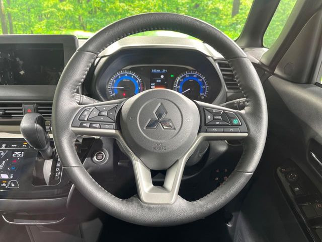 �y�����v�����X�e�A�����O�z�㎿�Ȋv���g�p���邱�ƂŁA��ɂ����������݂ƂĂ��^�]���₷���n���h���ł���