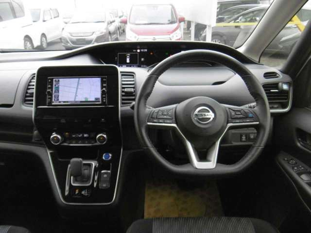 セレナ1.2 e-POWER ハイウェイスターV