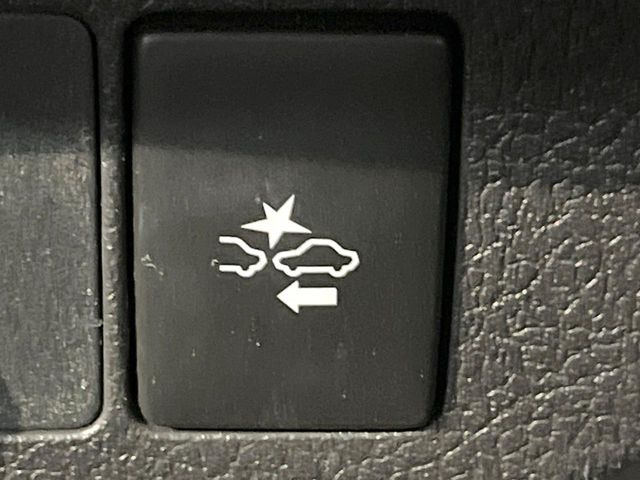 【トヨタセーフティセンス】走行中に前方の車両等を認識し、衝突しそうな時は警報とブレーキで衝突回避と被害軽減をアシスト。より安全にドライブをお楽しみいただけます。