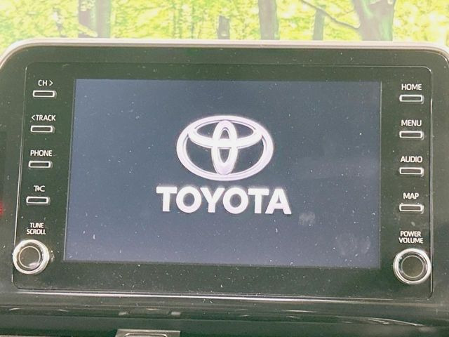 �y8�C���` �f�B�X�v���C�I�[�f�B�I�z���ʂ̃f�B�X�v���C��AppleCarPlay��AndroidAuto�����p�\�B�傫�ȉ�ʂŃX�}�z�i�r�A�v���������p���������܂���