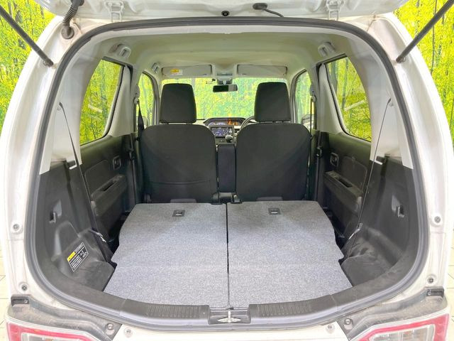 ���i�̂���������ʋ΁A���}���ɏ\���ȉ׎��X�y�[�X���m�ۂ��Ă���܂��B�Z�J���h�V�[�g��|���ƁA�傫�ȉו��̐ύڂ��\�ł���