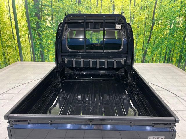 積み下ろしのしやすいデッキにはたっぷりと荷物を積み込んでいただけます。遊びから仕事まで、様々なシーンで頼れます♪