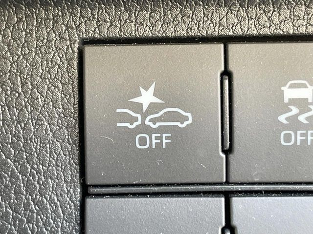 �y�X�}�[�g�A�V�X�g�z���s���ɑO���̎ԗ�����F�����A�Փ˂������Ȏ��͌x��ƃu���[�L�ŏՓˉ���Ɣ�Q�y�����A�V�X�g�B�����S�Ƀh���C�u�����y���݂��������܂��B